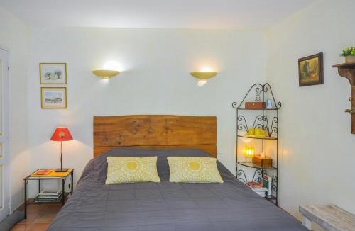 Venasque Bed & Breakfast | Chambres d'hôtes "Le Colombier"