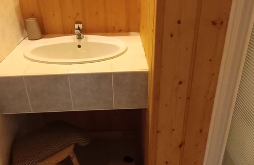 Commenailles Bed & Breakfast | CHAMBRES D'HOTES DE LA RECHASSIERE, nature and calm in the Jura mountains