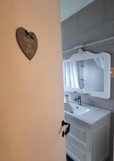 Libramont-Chevigny House | Chambres Esprit Campagne