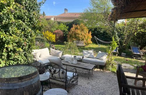 Mormoiron House | Chambres et table d'hôtes Au Brabo