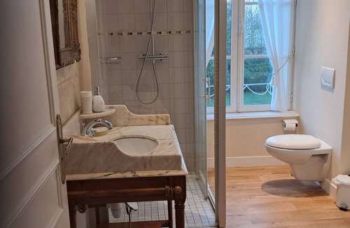 Saint-Martin-des-Entrees Bed & Breakfast | Chambres d'hôtes Château de Damigny