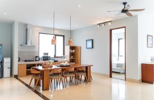 Bandung Villa | Chamomile Hill View Villa 6 Bedrooms With a Private Swimming Pool and a Movie Room
