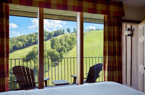 Seven Springs Hotel | Champion Hotel | Executive Room + Tower Side
