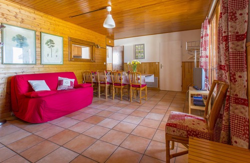 Chamrousse Ski Chalet | Chamrousse independent housing in chalet, sleeps 8, 70 m², max 6 adults