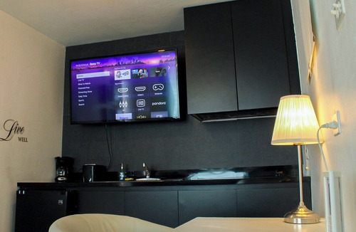 Quinto Apartment | Chandelier 101