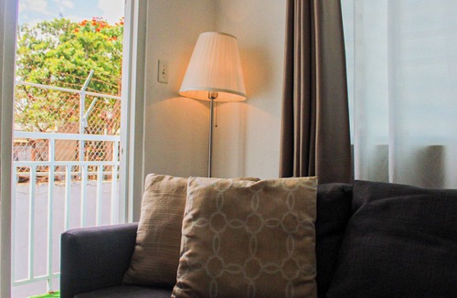 Quinto Apartment | Chandelier 202
