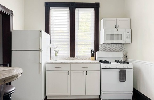 Evansville Apartment | Chandler E/Downtown EVV Studio Apt