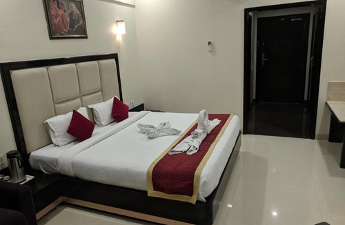 Air Force Area Hotel | Chandra Imperial