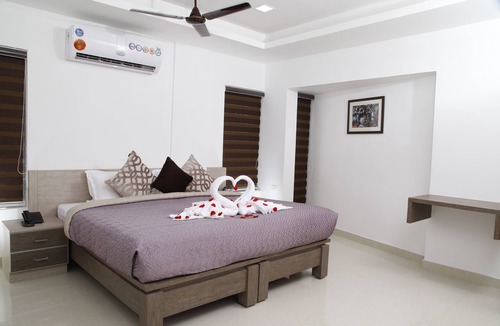 Kollam Hotel | Chandra Inn