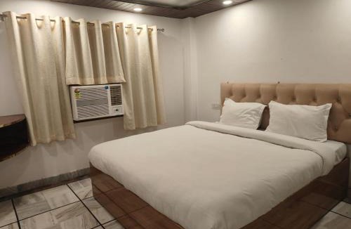 Varanasi Hotel | Chandra Residency - Kashi