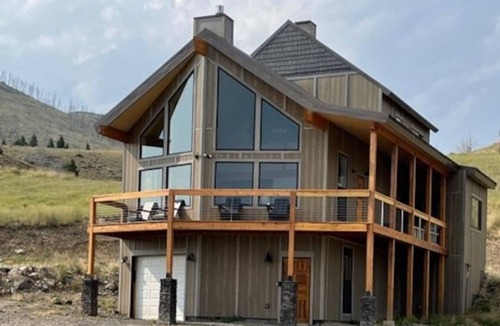 Emigrant House | Change in Altitudes 3 bed, 2.5 bath lux house on 20 acres near Yellowstone