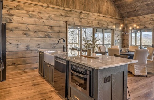 Mineral Bluff Cabin | Changes In Altitude - Mountain Luxury | 4 Master Suites | Panoramic Views