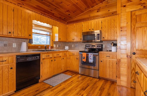 Ferguson Cabin | Changes in Altitude, hot tub, views!
