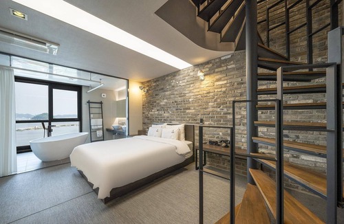 Jinhae Hotel | Changwon Jinhae Lewis Hotel