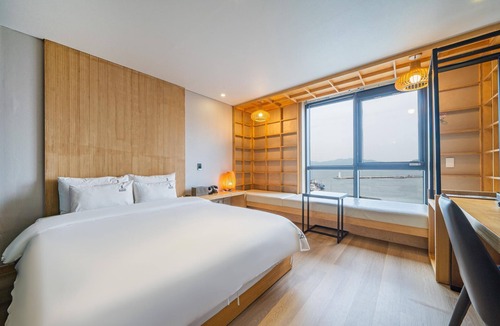 Jinhae Hotel | Changwon Jinhae Lewis Hotel