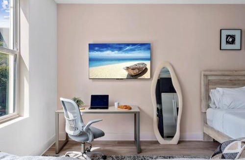 Channel District Apartment | Channelside Studio: Perfect for Work Trips! DT