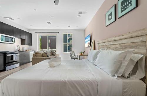 Channel District Apartment | Channelside Studio: Perfect for Work Trips! DT