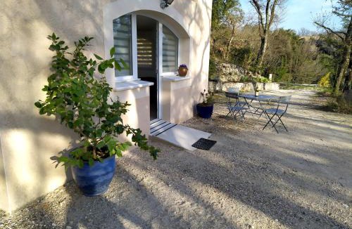 Collorgues Apartment | Chantegarrigue
