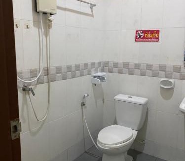 Khlong Sok Hotel | Chantharid Hostel Khao Sok