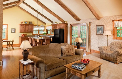 Sturgeon Bay Bed & Breakfast | Chanticleer Cabins