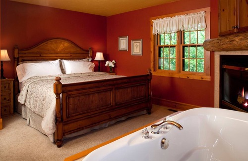 Sturgeon Bay Bed & Breakfast | Chanticleer Cabins