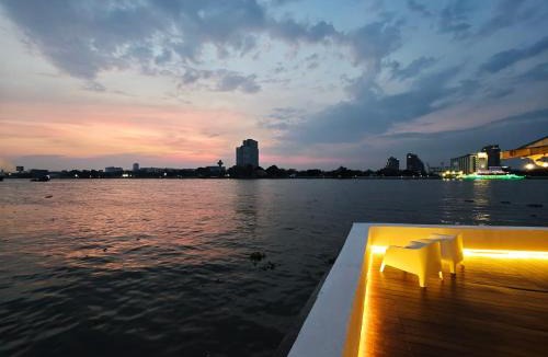 Wachira Phayaban House | Chao phraya riverfront house Baan Rimphraya