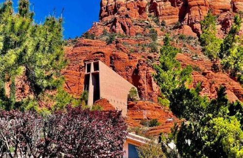 Sedona House | Chapel Vista Main House Red Rock Views and Hot Tub