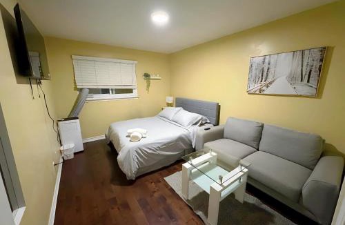 Woodbine Gardens Apartment | Chapman H