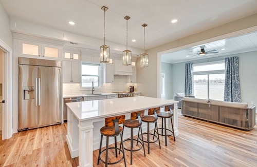 Warsaw House | Chapman Lake Retreat w/Pier, Fire Pit & Games!