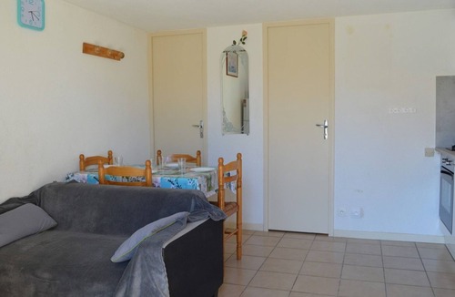 Saint-Pierre-la-Mer House | Charming 3-room mezzanine house near beach with terrace & parking