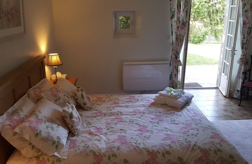 Saint-Quentin-de-Chalais House | Character farmhouse with magnificent views and large private pool near Aubeterre