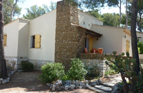 Saint-Mandrier-sur-Mer Villa | Character villa located 200 m from the beach