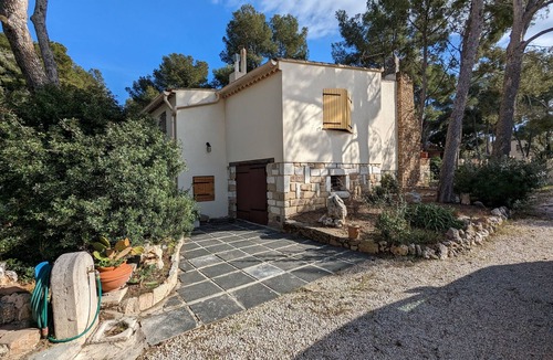 Saint-Mandrier-sur-Mer Villa | Character villa located 200 m from the beach