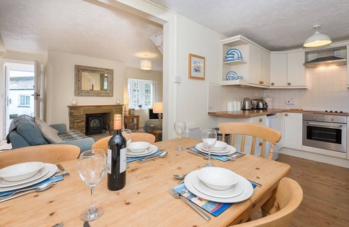 Looe House | Character cottage in peaceful location, near the beach.