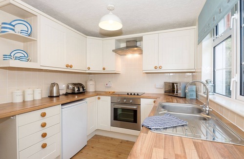 Looe House | Character cottage in peaceful location, near the beach.