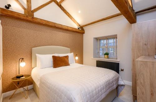 Harrogate House | Character filled Courtyard Escape