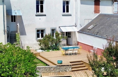 Saint-Jean-le-Thomas Cottage | Character family home in the bay of Mont Saint Michel - sleeps 8
