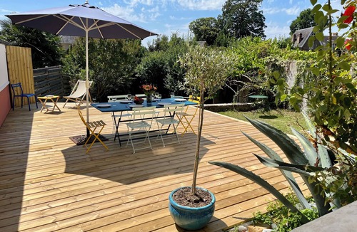 Saint-Jean-le-Thomas Cottage | Character family home in the bay of Mont Saint Michel - sleeps 8