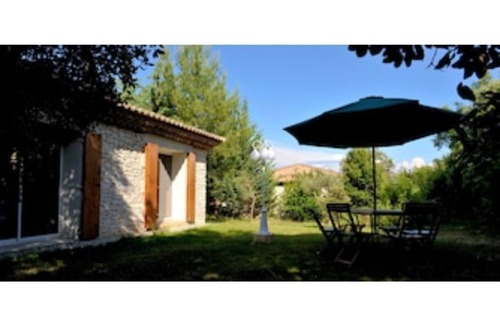 Saint-Marcel-de-Careiret Cottage | Character house in the countryside with swimming pool in St Marcel de careiret