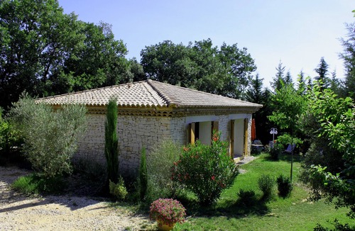 Saint-Marcel-de-Careiret Cottage | Character house in the countryside with swimming pool in St Marcel de careiret