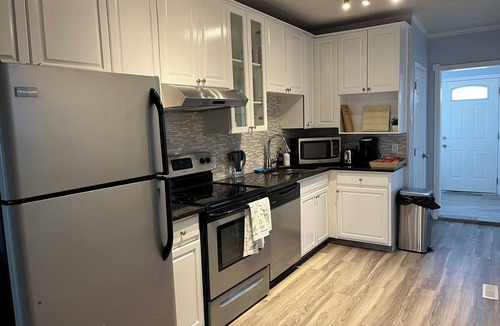 Sunalta House | Character Home Downtown and 17th Av.
