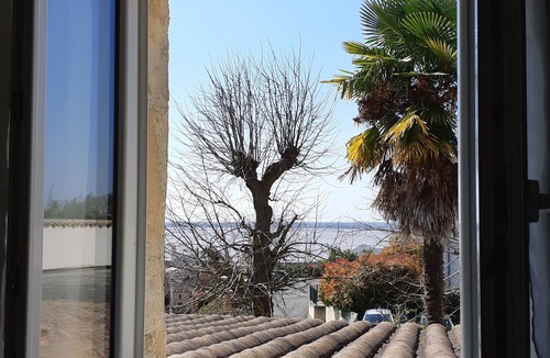Blaye House | Character house, 3 bedrooms, 3 bathrooms, large living room, wood burning stove