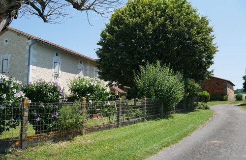 Lavalette Tude Dronne House | Character house with garden & swimming pool