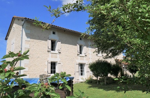 Lavalette Tude Dronne House | Character house with garden & swimming pool