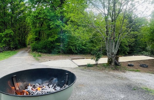 Darazac House | Character house with pétanque court