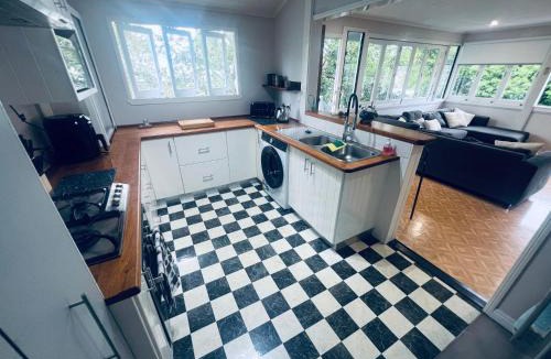 Parramatta Park Apartment | Character Queenslander in Cairns City