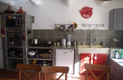 La Couronne House | Character villa with 1000 m² garden close to the sea, Côte Bleue.