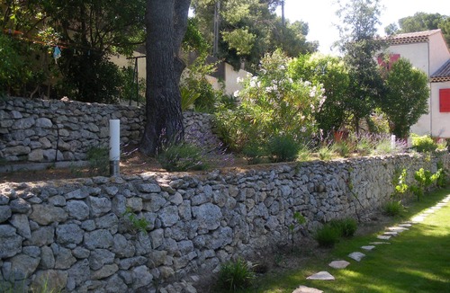 La Couronne House | Character villa with 1000 m² garden close to the sea, Côte Bleue.