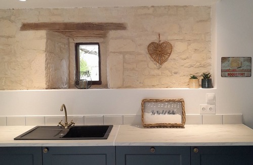 La Bataille House | Characterful rustic gite, sleeps 6, near Chef Boutonne