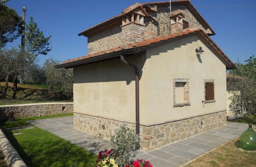 Foiano della Chiana Villa | Characteristic small stone house ideal for couples for a romantic holiday. Air conditioning, Wi-Fi a